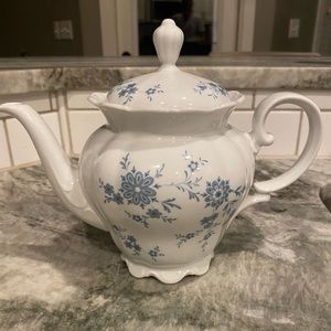 Christina Porcelain Bavarian Blue Tea Pot Seltmann Weiden W Germany 8 1/2” Tall
